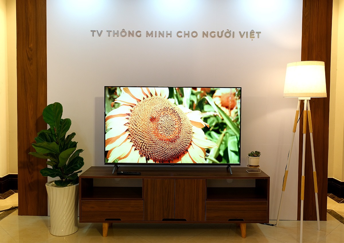 Vingroup công bố 5 mẫu SmartTV đầu tiên giá từ 8,69 triệu