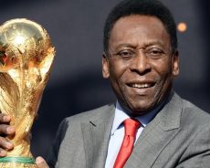 Vua bóng đá Pele qua đời